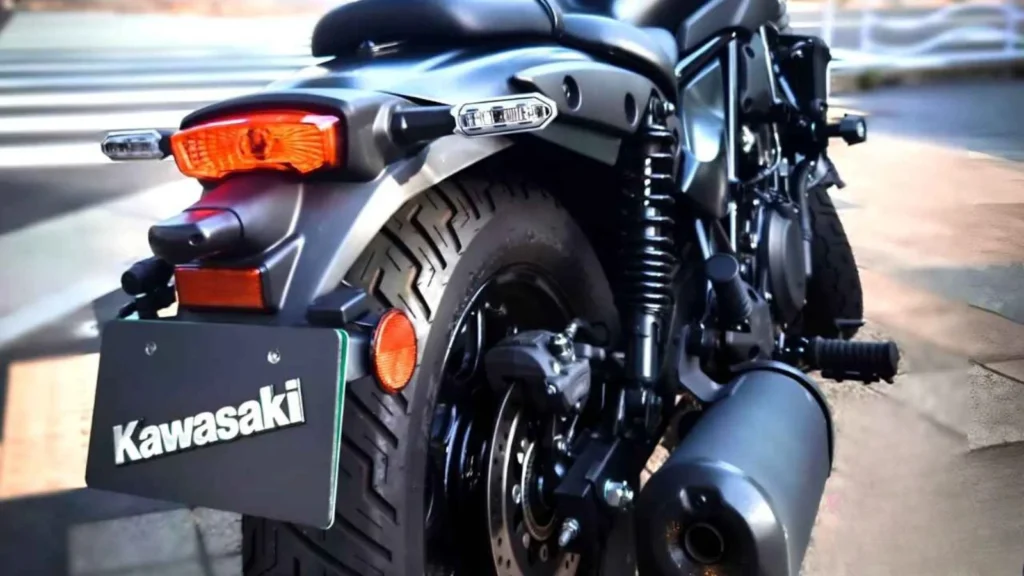 Royal Enfield Fans Shocked! Kawasaki Eliminator Brings 451cc Power with 30 KMPL Mileage